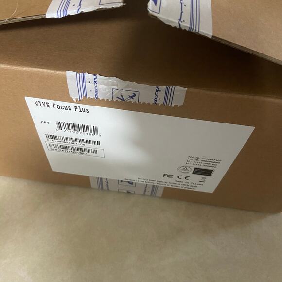 HTC VIVE Focus Plus Enterprise VR Headset 99HARH001-00, Brand New - Picture 16 of 16